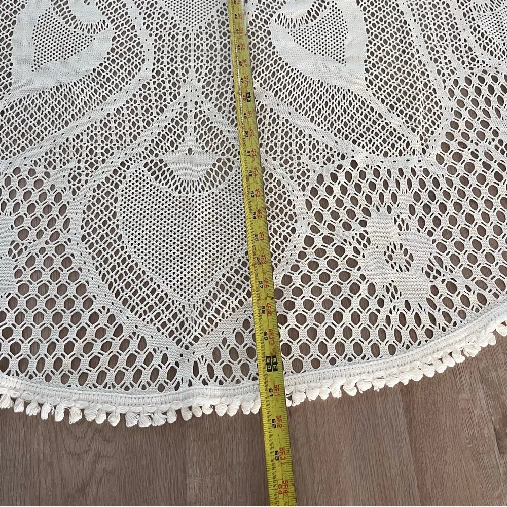 Vintage Cream Crocheted Oval Lace Tablecloth‎ 61.5” X 55”